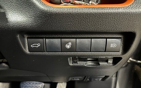 Toyota RAV4, 2019 год, 3 350 000 рублей, 10 фотография