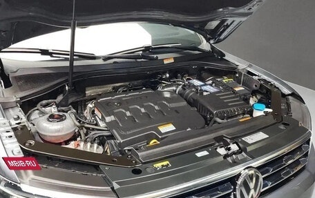 Volkswagen Tiguan II, 2021 год, 2 800 000 рублей, 9 фотография