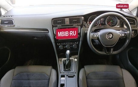 Volkswagen Golf VII, 2017 год, 1 390 035 рублей, 8 фотография