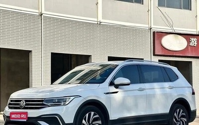 Volkswagen Tiguan II, 2023 год, 1 970 000 рублей, 1 фотография