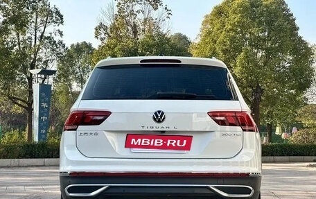 Volkswagen Tiguan II, 2023 год, 1 970 000 рублей, 5 фотография