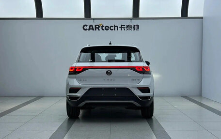 Volkswagen T-Roc I, 2023 год, 1 320 000 рублей, 3 фотография