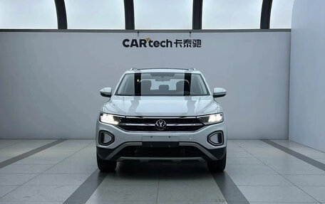 Volkswagen T-Roc I, 2023 год, 1 320 000 рублей, 2 фотография
