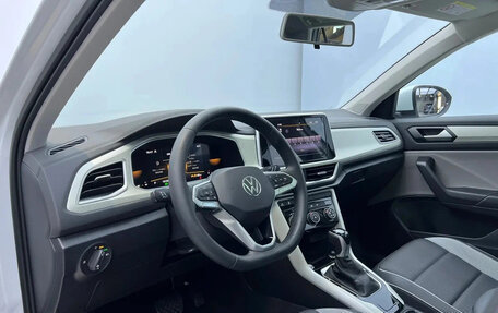 Volkswagen T-Roc I, 2023 год, 1 320 000 рублей, 5 фотография