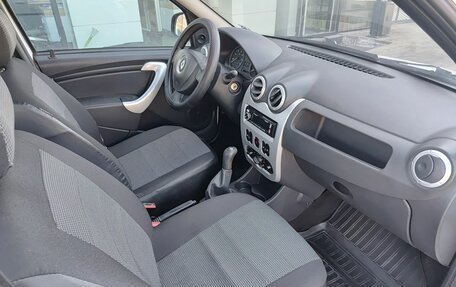 Renault Logan II, 2019 год, 889 000 рублей, 11 фотография