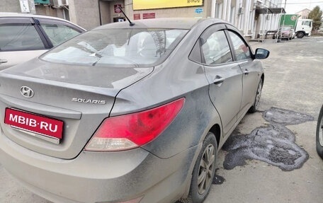 Hyundai Solaris II рестайлинг, 2012 год, 800 000 рублей, 2 фотография