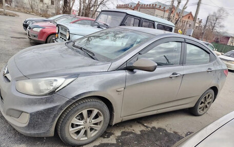 Hyundai Solaris II рестайлинг, 2012 год, 800 000 рублей, 7 фотография