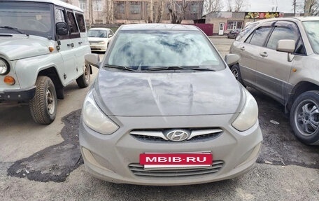 Hyundai Solaris II рестайлинг, 2012 год, 800 000 рублей, 6 фотография