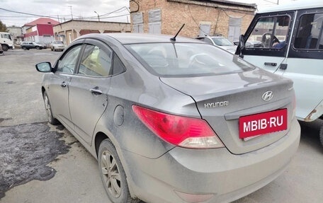 Hyundai Solaris II рестайлинг, 2012 год, 800 000 рублей, 5 фотография