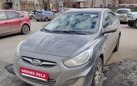 Hyundai Solaris II рестайлинг, 2012 год, 800 000 рублей, 4 фотография