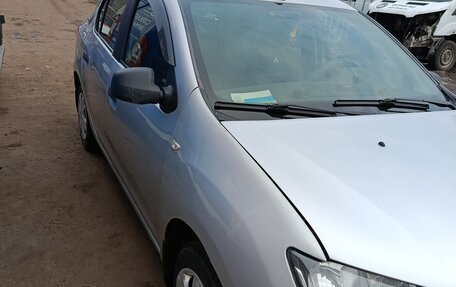 Renault Logan II, 2015 год, 570 000 рублей, 2 фотография