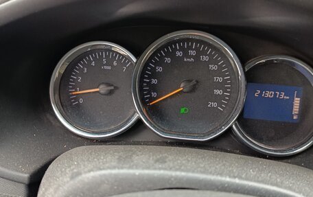 Renault Logan II, 2015 год, 570 000 рублей, 4 фотография