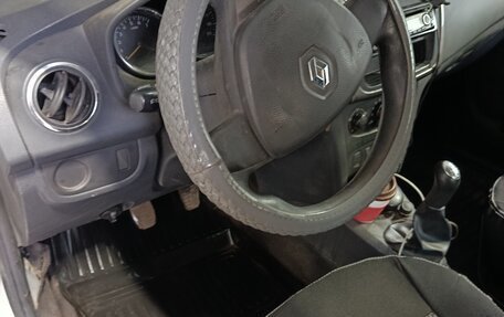 Renault Logan II, 2015 год, 570 000 рублей, 10 фотография