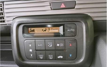 Honda N-VAN, 2018 год, 780 035 рублей, 21 фотография