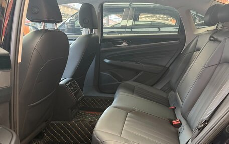 Volkswagen Passat B8 рестайлинг, 2021 год, 2 005 000 рублей, 12 фотография
