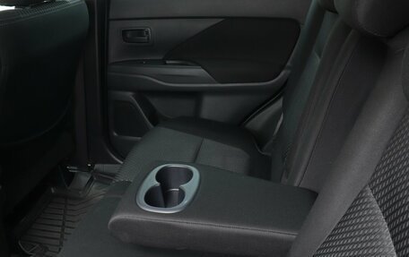 Mitsubishi Outlander III рестайлинг 3, 2017 год, 1 885 000 рублей, 8 фотография