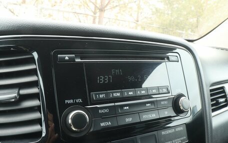 Mitsubishi Outlander III рестайлинг 3, 2017 год, 1 885 000 рублей, 10 фотография