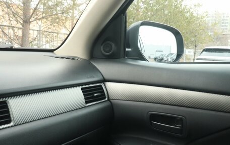 Mitsubishi Outlander III рестайлинг 3, 2017 год, 1 885 000 рублей, 13 фотография