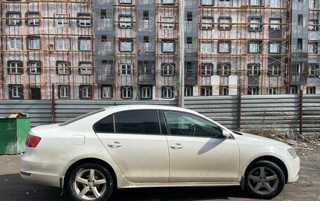 Volkswagen Jetta VI, 2013 год, 710 000 рублей, 2 фотография