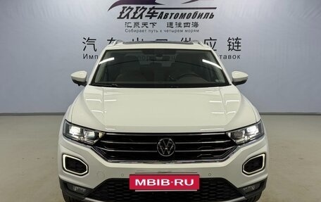 Volkswagen T-Roc I, 2021 год, 2 630 000 рублей, 2 фотография