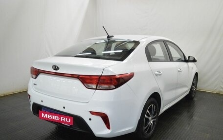 KIA Rio IV, 2018 год, 1 300 000 рублей, 5 фотография