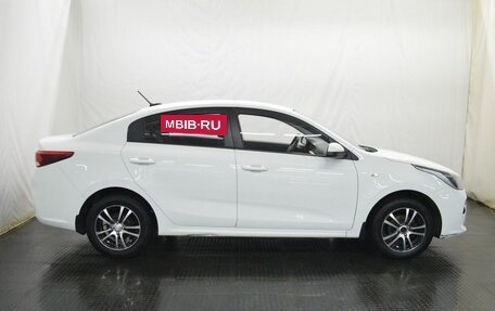 KIA Rio IV, 2018 год, 1 300 000 рублей, 4 фотография