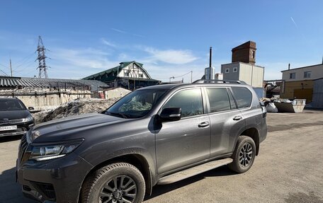 Toyota Land Cruiser Prado 150 рестайлинг 2, 2021 год, 5 870 000 рублей, 1 фотография
