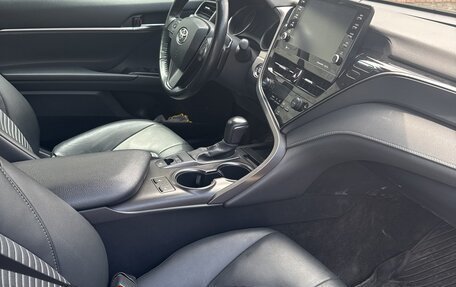 Toyota Camry, 2022 год, 3 480 000 рублей, 4 фотография