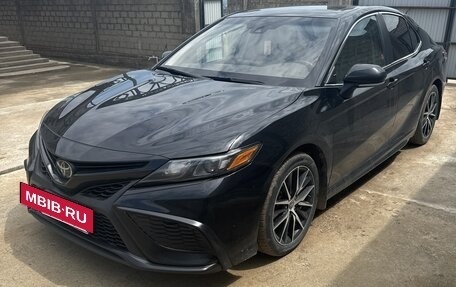 Toyota Camry, 2022 год, 3 480 000 рублей, 2 фотография