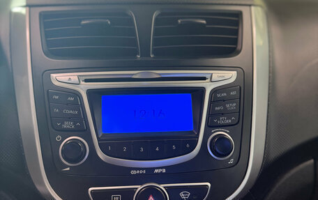 Hyundai Solaris II рестайлинг, 2012 год, 765 000 рублей, 8 фотография