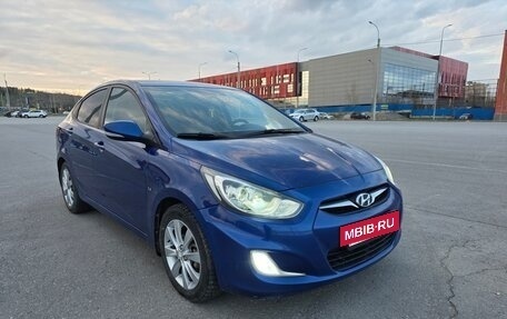 Hyundai Solaris II рестайлинг, 2012 год, 900 000 рублей, 3 фотография