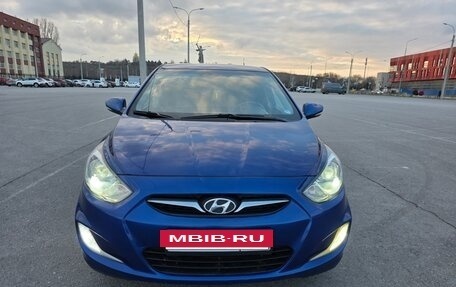 Hyundai Solaris II рестайлинг, 2012 год, 900 000 рублей, 2 фотография