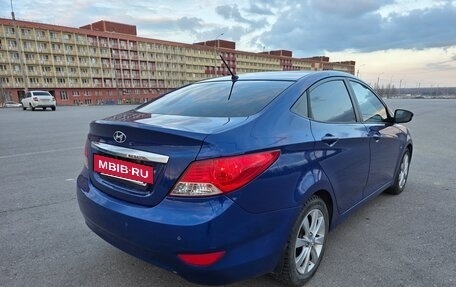 Hyundai Solaris II рестайлинг, 2012 год, 900 000 рублей, 5 фотография