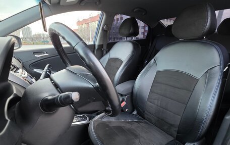 Hyundai Solaris II рестайлинг, 2012 год, 900 000 рублей, 18 фотография