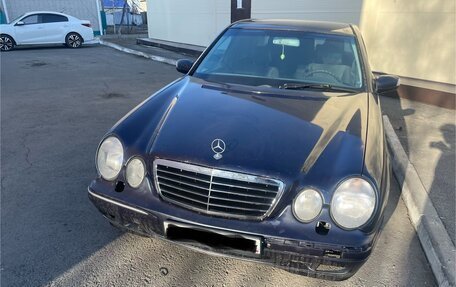 Mercedes-Benz E-Класс, 2000 год, 350 000 рублей, 2 фотография