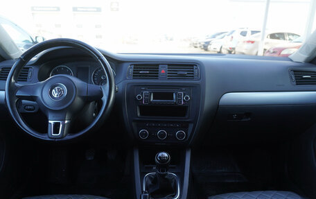 Volkswagen Jetta VI, 2012 год, 925 000 рублей, 12 фотография