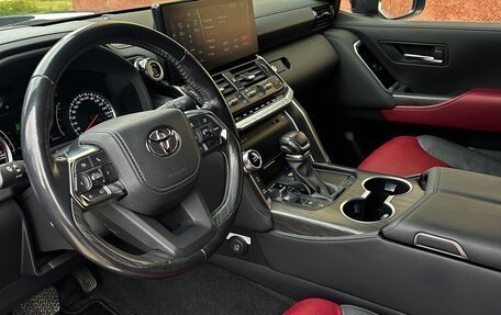 Toyota Land Cruiser, 2022 год, 11 000 000 рублей, 15 фотография