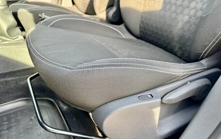 Renault Logan II, 2015 год, 700 000 рублей, 18 фотография