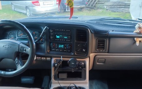 Chevrolet Tahoe II, 2004 год, 750 000 рублей, 3 фотография