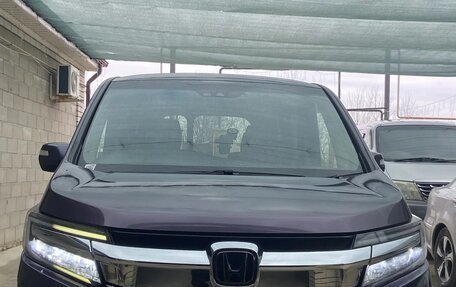 Honda Stepwgn IV, 2017 год, 2 200 000 рублей, 6 фотография