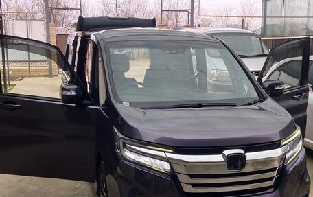 Honda Stepwgn IV, 2017 год, 2 200 000 рублей, 2 фотография