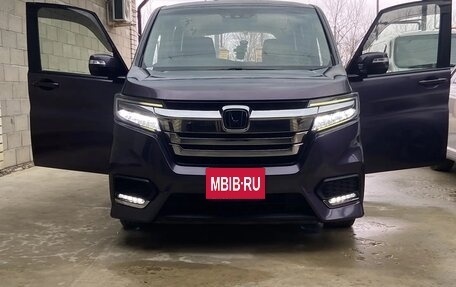 Honda Stepwgn IV, 2017 год, 2 200 000 рублей, 3 фотография