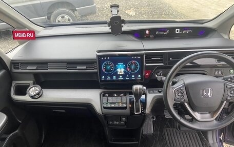 Honda Stepwgn IV, 2017 год, 2 200 000 рублей, 13 фотография