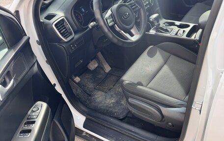 KIA Sportage IV рестайлинг, 2021 год, 2 770 000 рублей, 15 фотография