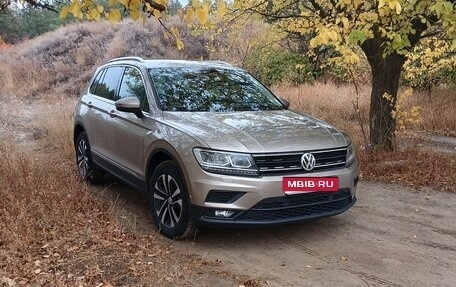 Volkswagen Tiguan II, 2019 год, 2 600 000 рублей, 1 фотография