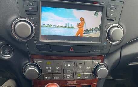 Toyota Highlander III, 2012 год, 1 900 000 рублей, 12 фотография