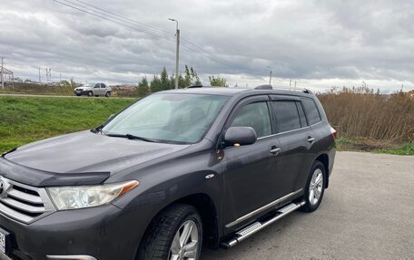 Toyota Highlander III, 2012 год, 1 900 000 рублей, 13 фотография