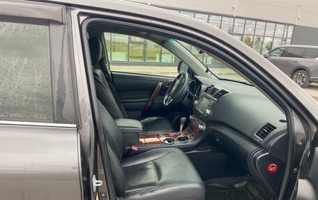 Toyota Highlander III, 2012 год, 1 900 000 рублей, 7 фотография