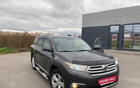 Toyota Highlander III, 2012 год, 1 900 000 рублей, 4 фотография