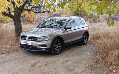 Volkswagen Tiguan II, 2019 год, 2 600 000 рублей, 2 фотография